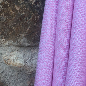 honeycomb turkish towel pink detail