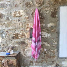 Load image into Gallery viewer, harmony towel shades of pink