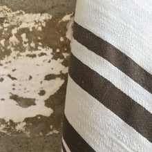 Load image into Gallery viewer, traditional turkish towel coffee colour detail
